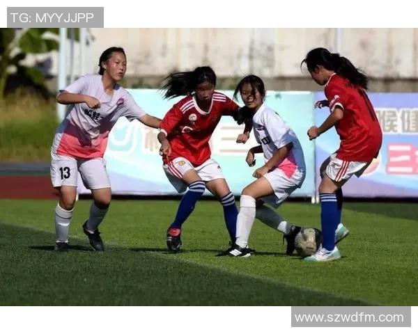 中国回族女足球员奋勇拼搏打破偏见铿锵玫瑰在绿茵场上绽放光彩 中国回族女足球员奋勇拼搏打破偏见铿锵玫瑰在绿茵场上绽放光彩