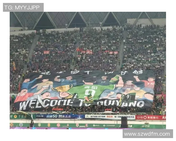 足球巨星热血登场全场沸腾震撼时刻点燃球迷激情